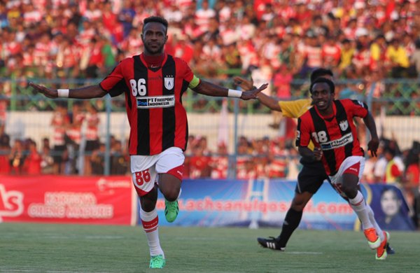 123915_190027_boaz_selebrasi_dlm_charlie