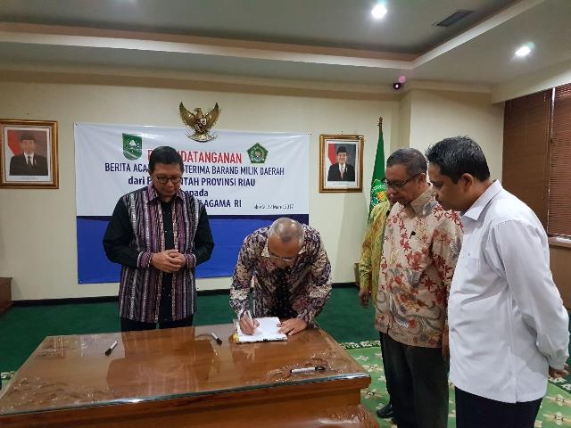 71044579846-01_2303_menag_dan_gubri_teken