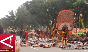 video-atraksi-dan-tari-kolosal-waktu-sertijab-danrem-031-wirabima