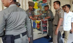 10560252238-toko-indomaret-di-pekanbaru-ditutup-paksa-