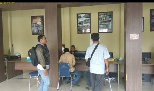 pengendara-ojek-online-gojek-menyambangi-mapolresta_20170518_125303